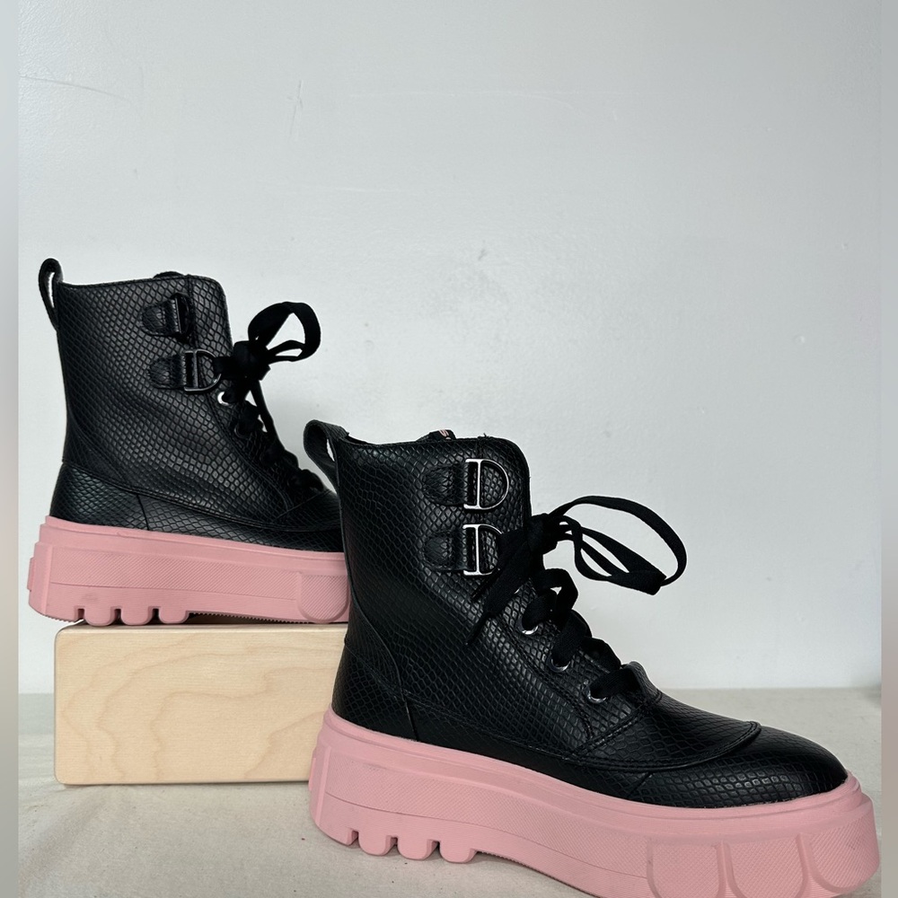 Sorel Women's Caribou X Shoe Waterproof boots